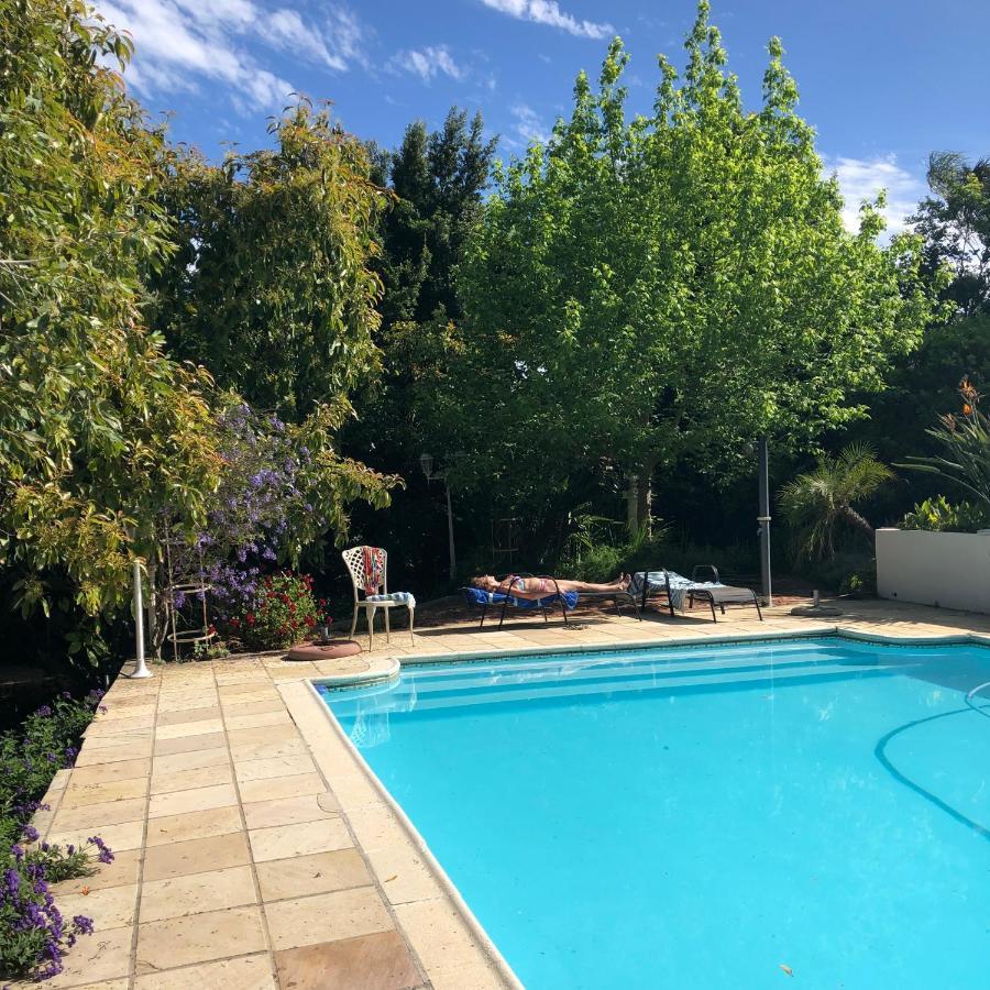 פארל Alba House Guest House מראה חיצוני תמונה